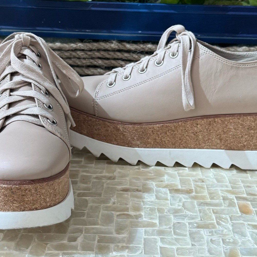 Steve Madden Platform Tie shoes. Leather with Cork and Rubber Chunky soles sz 9